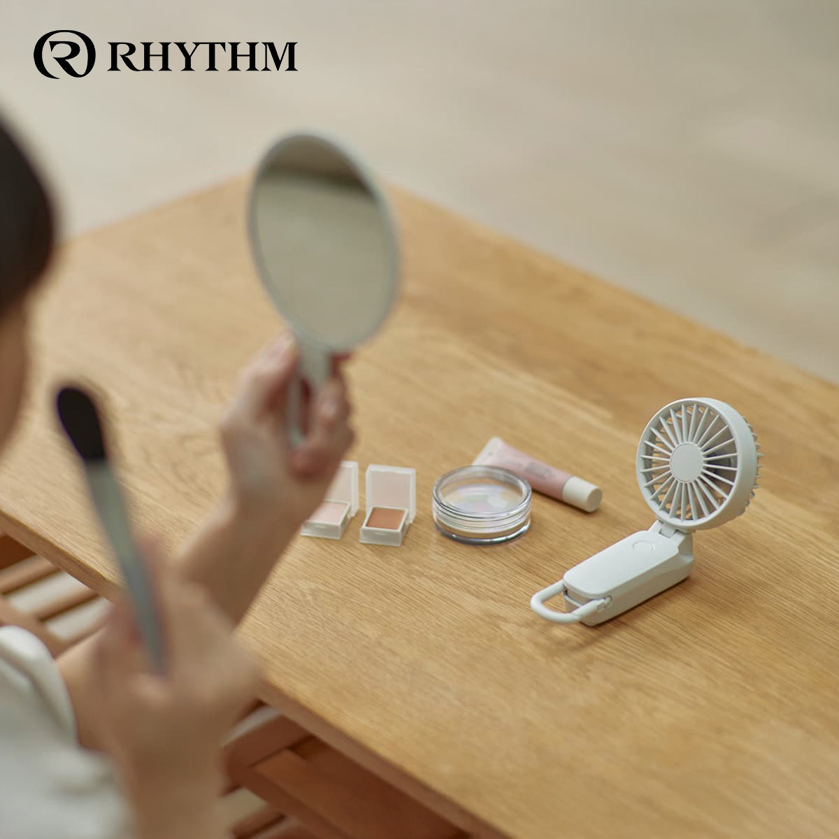 RHYTHM Silky Wind Mobile 3.2 勾掛式雙扇葉摺疊手提風扇